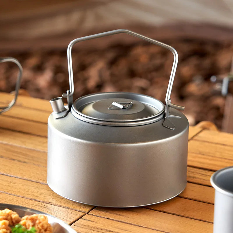 The Summit Kettle: Ultralight 980ml Titanium Pot